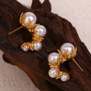 C-Shaped Daisy Pearl Earrings