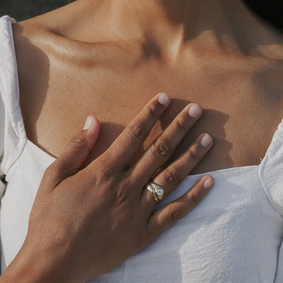 EMMELINE RING / GOLD / PEAR SAPPHIRE